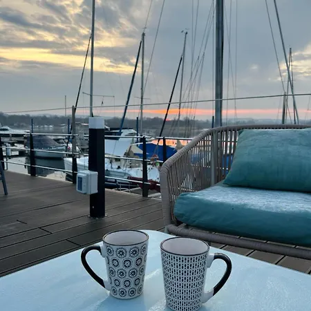 Sopra L'acqua - Houseboat 安杰拉