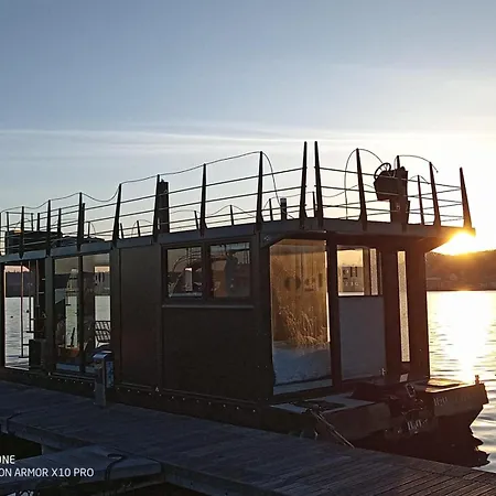 Hotel en barco Sopra L'acqua - Houseboat